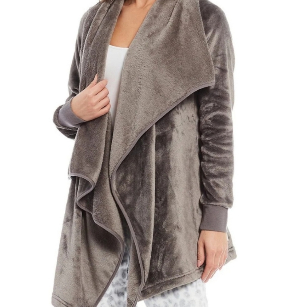 Large UGG gray blanket cardigan